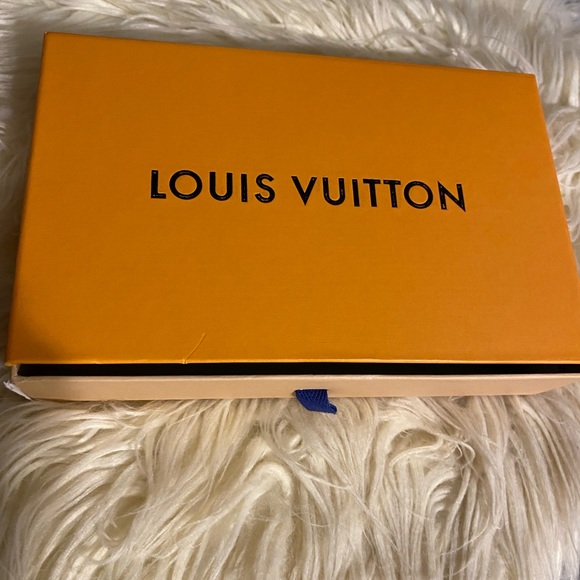 🔥💥LOUIS VUITTON Sarah Monogram Wallet💥🔥 - Picture 13 of 13